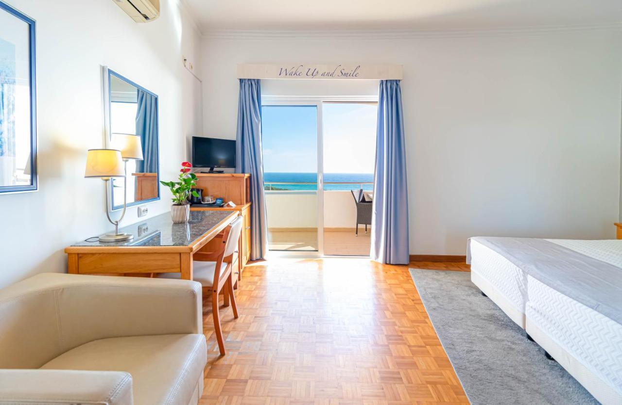 Quarto Triplo com Vista Mar