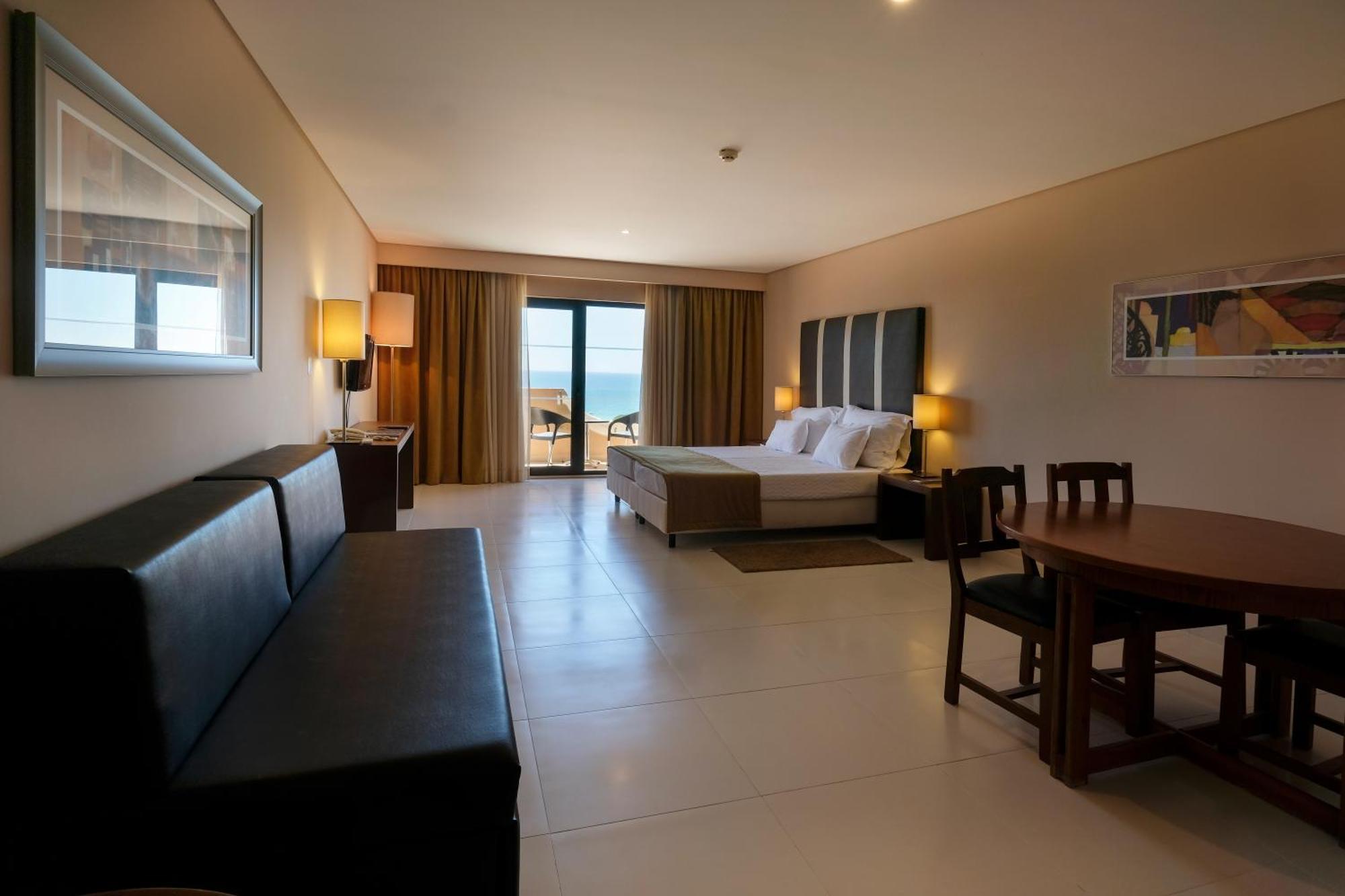 Twin Room,1274501614:JPEG