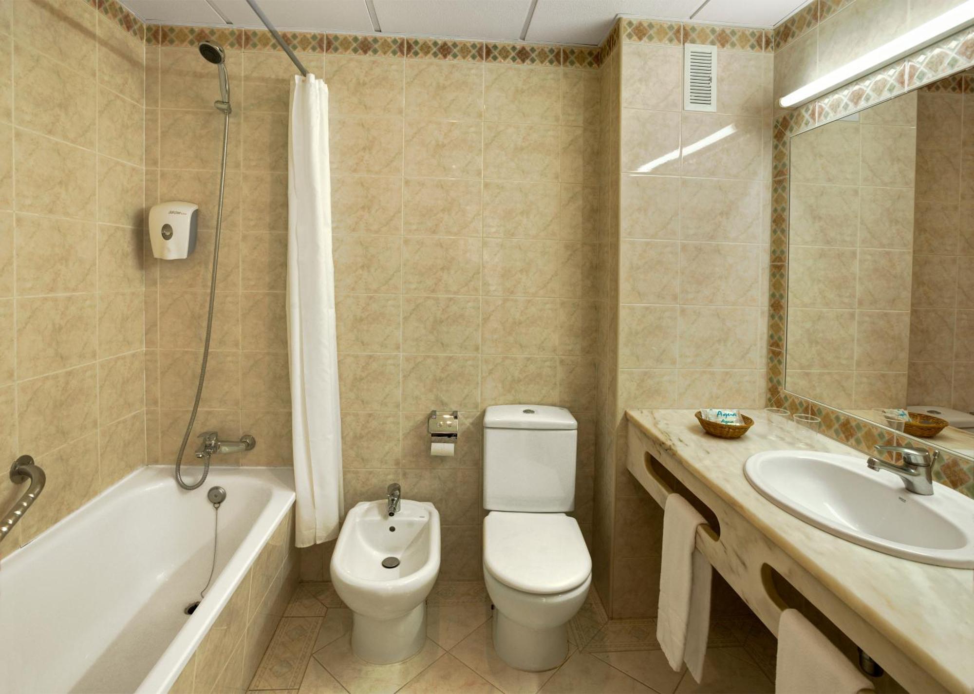 One-Bedroom Apartment with City View,793116819:JPEG