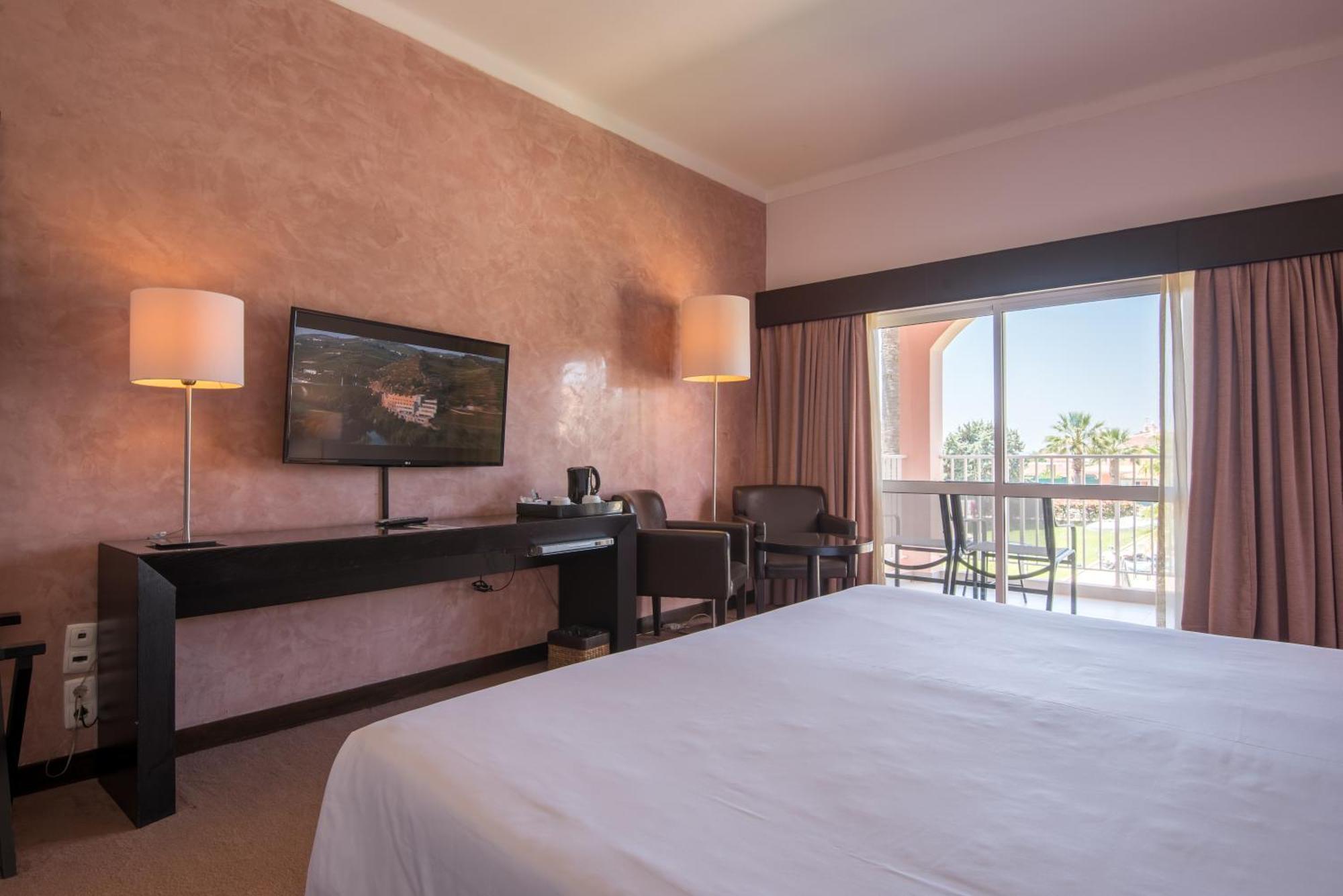 Double or Twin Room Pool View,1516420372:JPEG