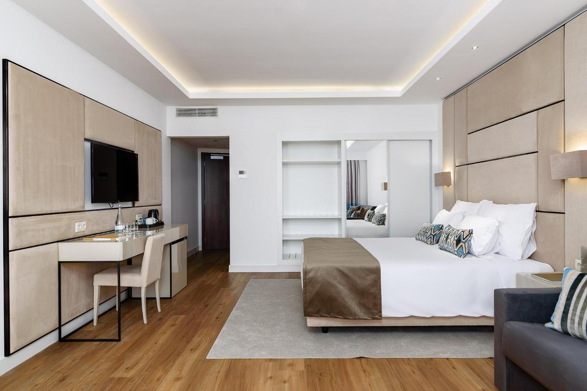 Double or Twin Room,1592045141:JPEG