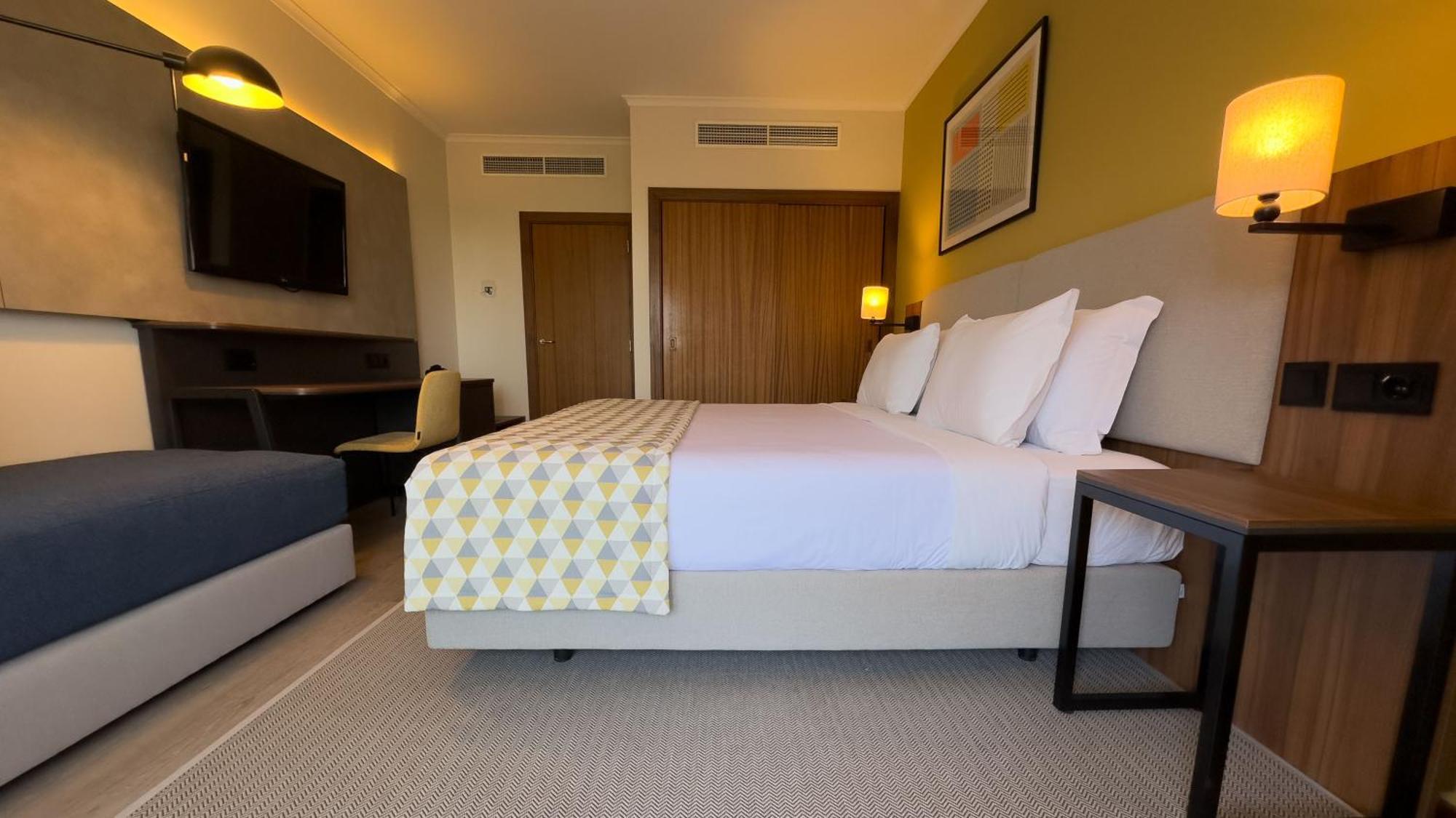 Standard Double Room Furnished Balcony Single Sofa Bed,1774419367:JPEG