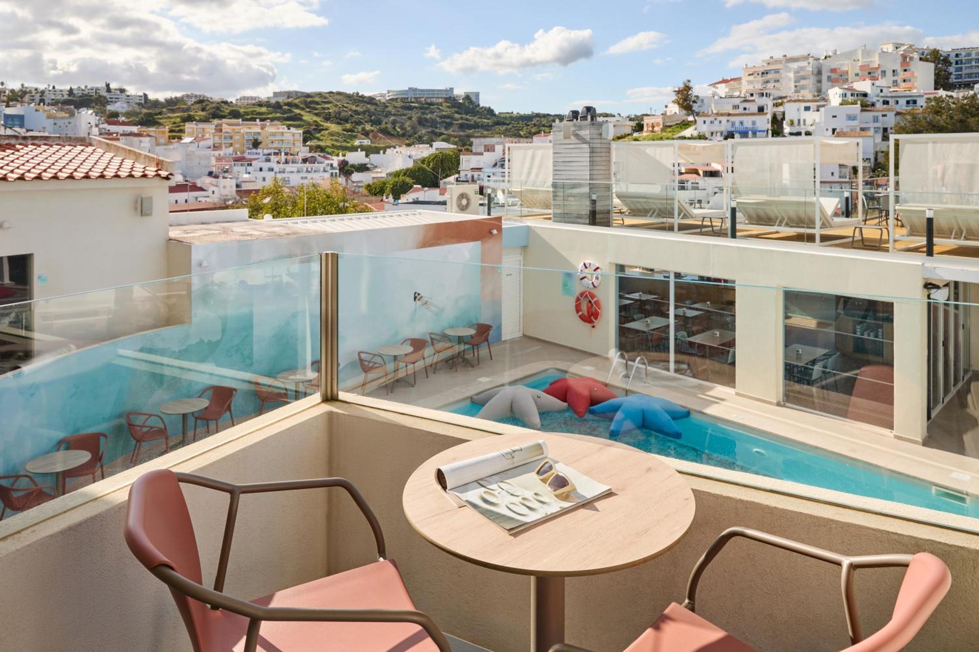 King Room Pool View,1669816696:JPEG
