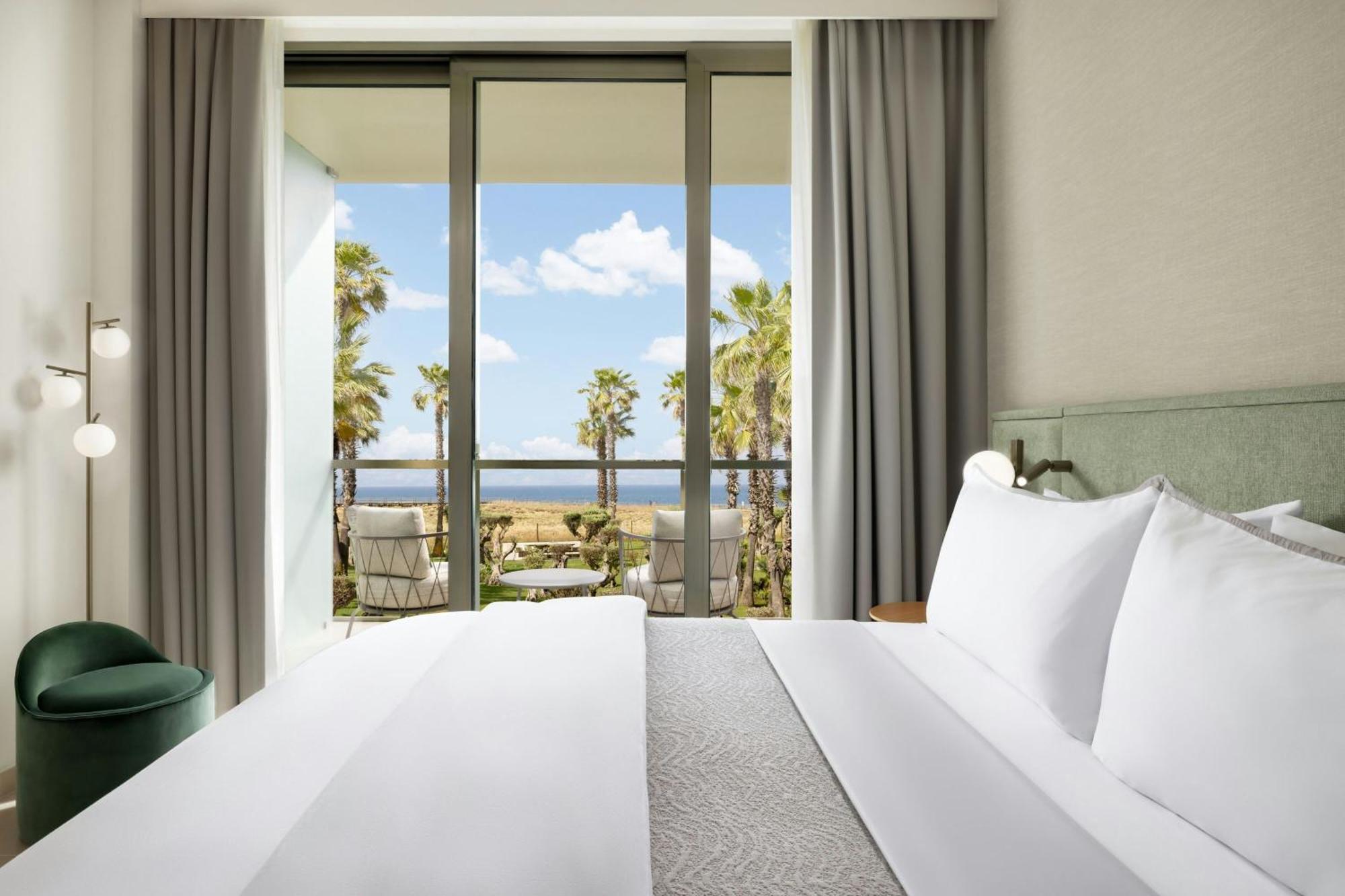 Deluxe King Room with Balcony and Sea View,1697979378:JPEG