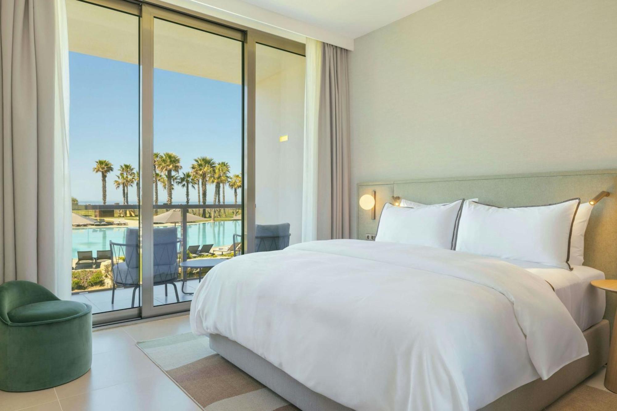 Quarto Duplo King com Vista Piscina