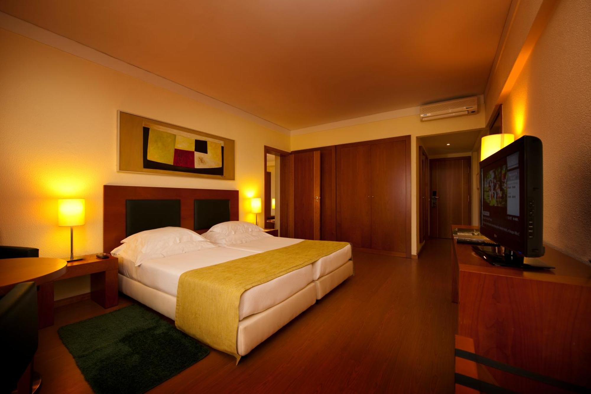 Quarto Twin com Cama Extra (3 Adultos)