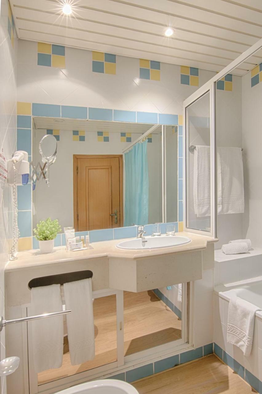 Two-Bedroom Apartment,779852451:JPEG