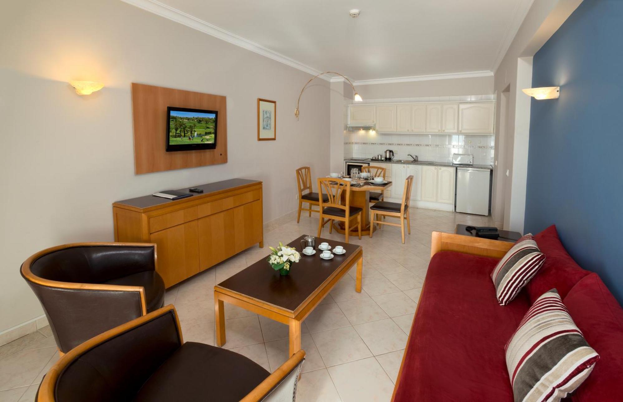 One-Bedroom Apartment City View